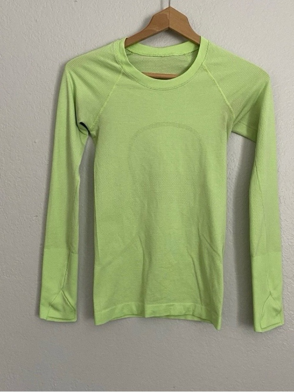 Lululemon Swiftly Tech Shirt Women’s 2 Dew Green Long Sleeve Running Training